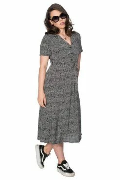 Banned Ditzy Floral Dress -Clorhing Shop ditzy floral dress banned e1d3ae4d 3a32 469a ac51 522b7cbf351f 300x