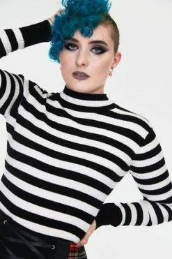 JAWBREAKER Menace Stripe Sweater 17 JAWBREAKER Menace Stripe Sweater -Clorhing Shop menace white and black stripe sweater swa 6764 02.999 300x