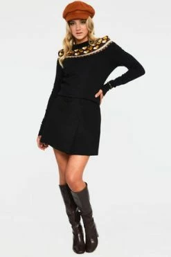 Voodoo Vixen Farrow Heart And Flower Graphic Sweater -Clorhing Shop swa 6540 bi 03 300x