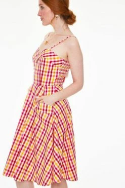 Voodoo Vixen Tami Sweetheart Neckline Flare Dress In Gingham 8 Voodoo Vixen Tami Sweetheart Neckline Flare Dress In Gingham -Clorhing Shop tami sweetheart neckline flare dress in gingham voodoo vixen 4 300x