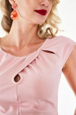 Voodoo Vixen Kaiya Keyhole Twist Knit Pullover Top -Clorhing Shop tpa 2353 bi 03 300x